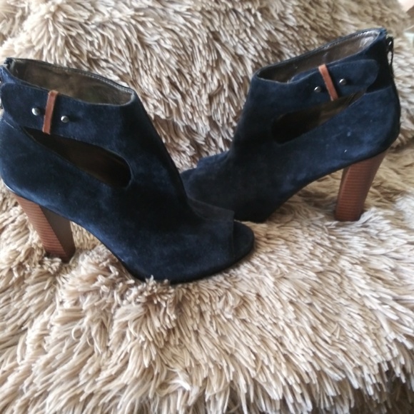 LOFT Shoes - LOFT BLUE ANKLE BOOTS 7